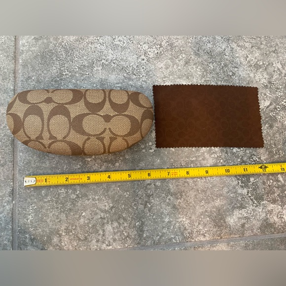Coach sunglasses case with coach cloth pre own - Picture 3 of 8